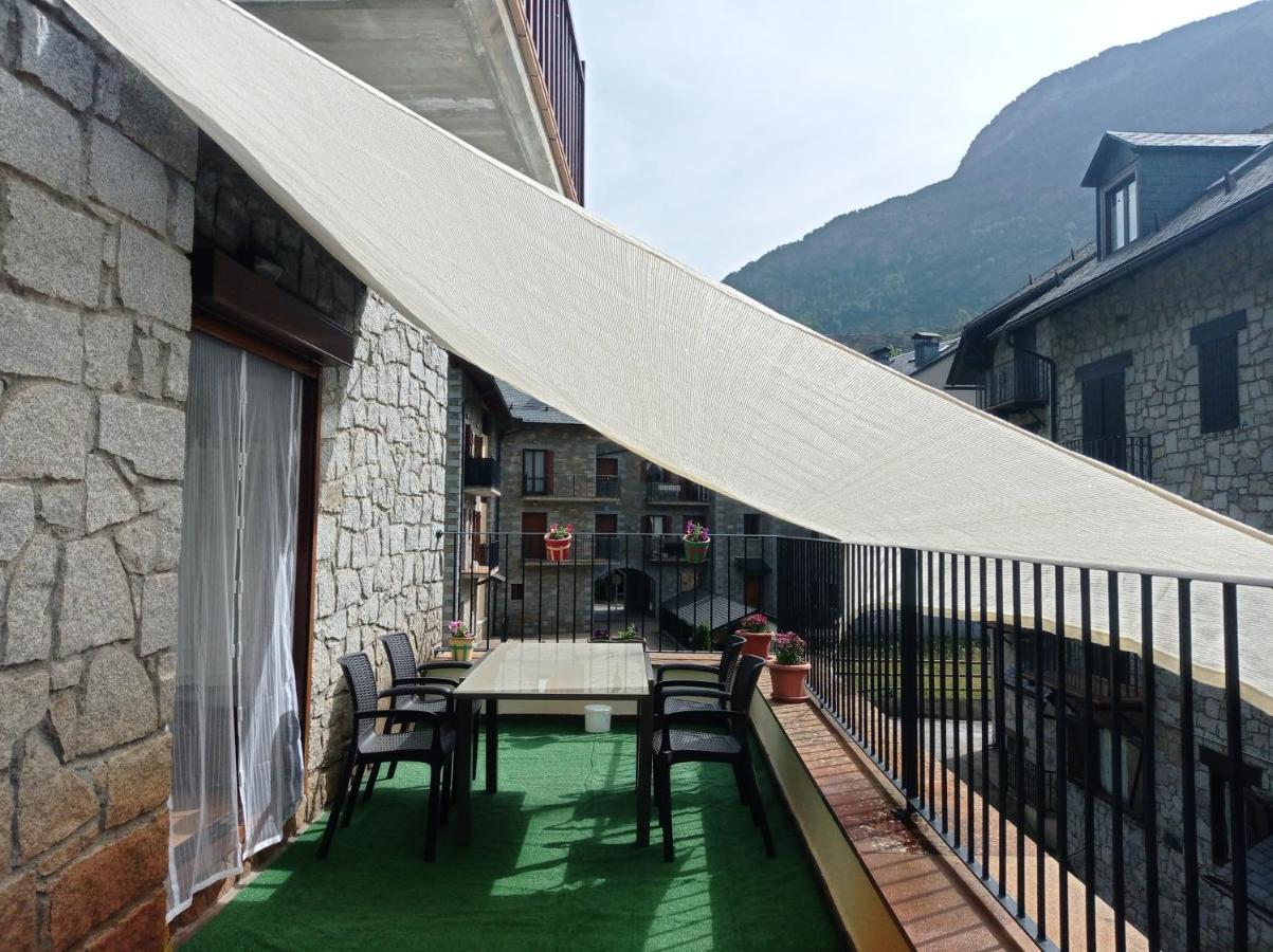 Vivienda Benasque Ibonet Apartment Bagian luar foto